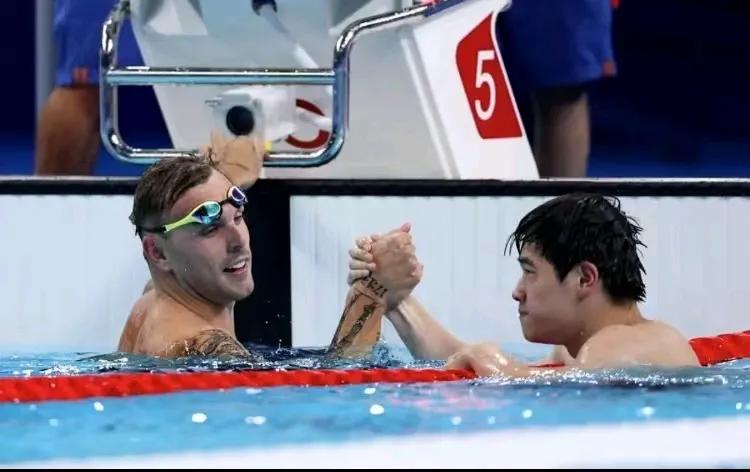 瑞典与罗马尼亚握手言和,双方共进一步 瑞典与罗马尼亚握手言和,双方共进一步