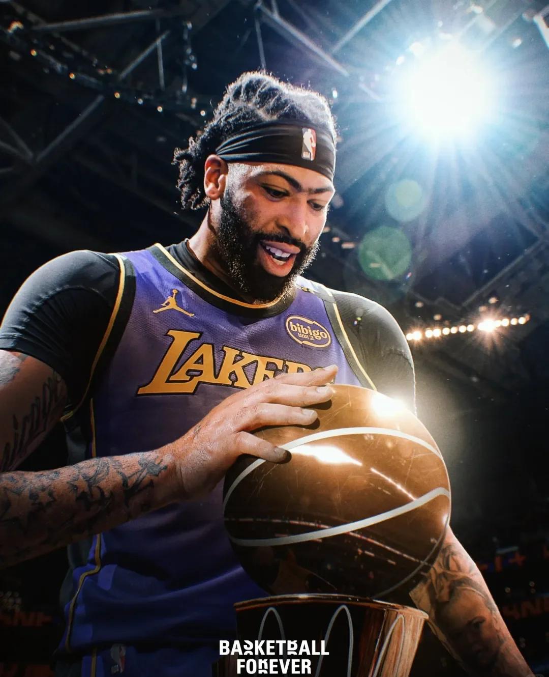 浓眉哥迎来七赛季高光表现,TES球迷沸腾! 浓眉哥迎来七赛季高光表现,TES球迷沸腾!